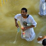 Bouteilles d'eau sainte pour les abscents. מי קודש טהורים...בבקבוקים